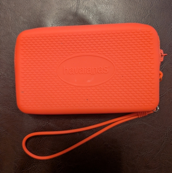Havaianas Handbags - Havaianas Coral Wristlet